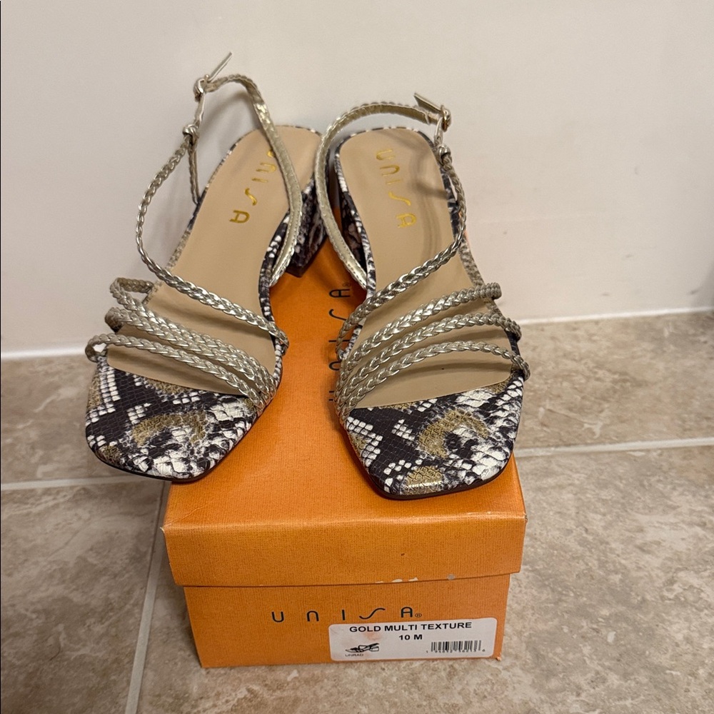 Unisa Gold snake print short Heels size 10 new in box